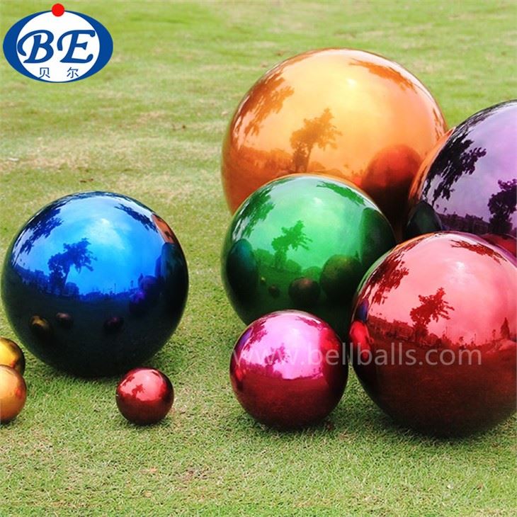 Sfera di metallo cava colorata